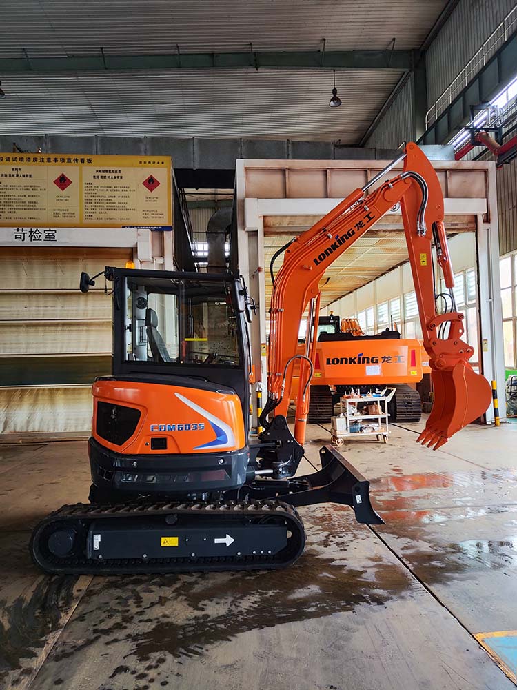 CDM6035 HÜDRAULILINE EKSKAVAATOR 1